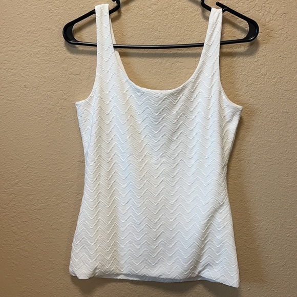 Beautiful never used top - Picture 3 of 4